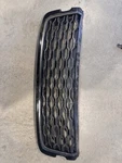 2019 Range Rover Velar Front Grille Damaged. Fixed Price $90.00.