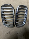 A64 Bmw X6 E71 Front Bumper Radiator Grills 5131718522 Oem X2. Fixed Price $60.49.