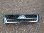 Mitsubishi Shogun 2004 Radiator Grille MN117713. Fixed Price $57.20.