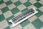 10-13 LR4 Fuji White Painted Grille Surround Bright Silver Mesh Oe Factory. Fixed Price $228.99.