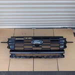 2025 2026 Ford Expedition Grille Oem Front Platinum Honeycomb W/camera. Fixed Price $2399.99.