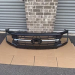 Oem Grille Ford F150 Xlt RL34-8200-CC5KBX Black Surround With Chrome Bar. Fixed Price $369.99.