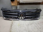 Grille Thru 11/06 Bumper Mounted Center Upper Fits 04-07 Touareg 1018883. Fixed Price $45.00.