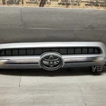 2005 2007 Toyota Sequoia Silver Front Upper Grille W/ Emblem Oem 53100-0C060. Fixed Price $179.99.