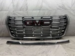 2025 Gmc Yukon Assembly Oem Grille Front With Molding Part 84977529/84956262. Fixed Price $599.00.