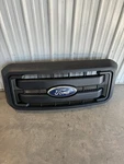 Ford F250 - F550 Front Grille Molding Oem 2011 2016 *local Pickup*. Fixed Price $350.00.