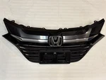 Oem Factory 2016 2018 Honda Hr-v Front Grille Assembly W/ Emblem 71121-T7W-A00. Fixed Price $180.00.