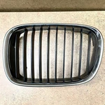 8159311 Bmw E39 Series Front Left Bonnet Grille Rubber Seal Broken. Fixed Price $13.43.