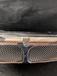 04-07 Jaguar Xjr XJ8 Front Bumper Upper Grille Mesh Chrome Oem 2W935510AA. Fixed Price $113.00.