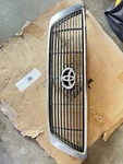 1995-1997 Toyota Avalon Front Upper Grille With Emblem Oem. Fixed Price $110.00.