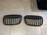 Bmw F48 Kidney Grills 51-11-7-383-363 & 51-11-7-383-364. Fixed Price $180.00.